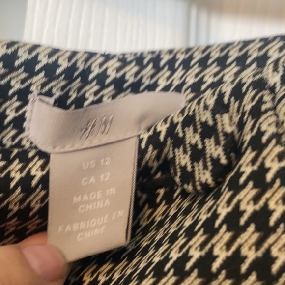 Mini houndstooth skirt - Picture 3 of 3